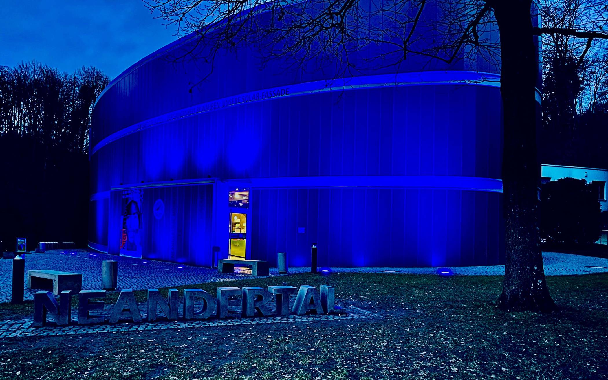  Neanderthal Museum beteiligt sich an #LightUpTheNight4ME