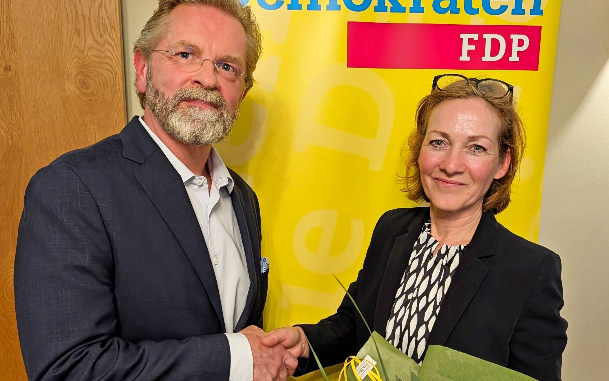  Frank Eichler übernimmt von Andrea Metz den Vorsitz des FDP-Orstsverbands. 