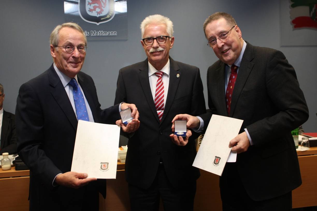 Ulrich Rüther und Martin Lindemann erhalten die Silbermünze des Kreises