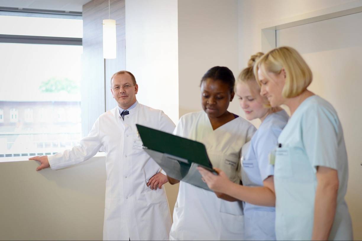 Dr. med. Andrzej Kaminski ist seit 2014 Chefarzt der Abteilung Unfallchirurgie &amp;...