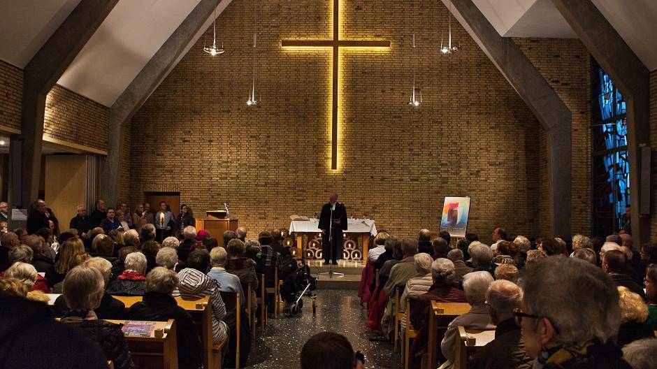 Entwidmung der Kirche Am Hügel