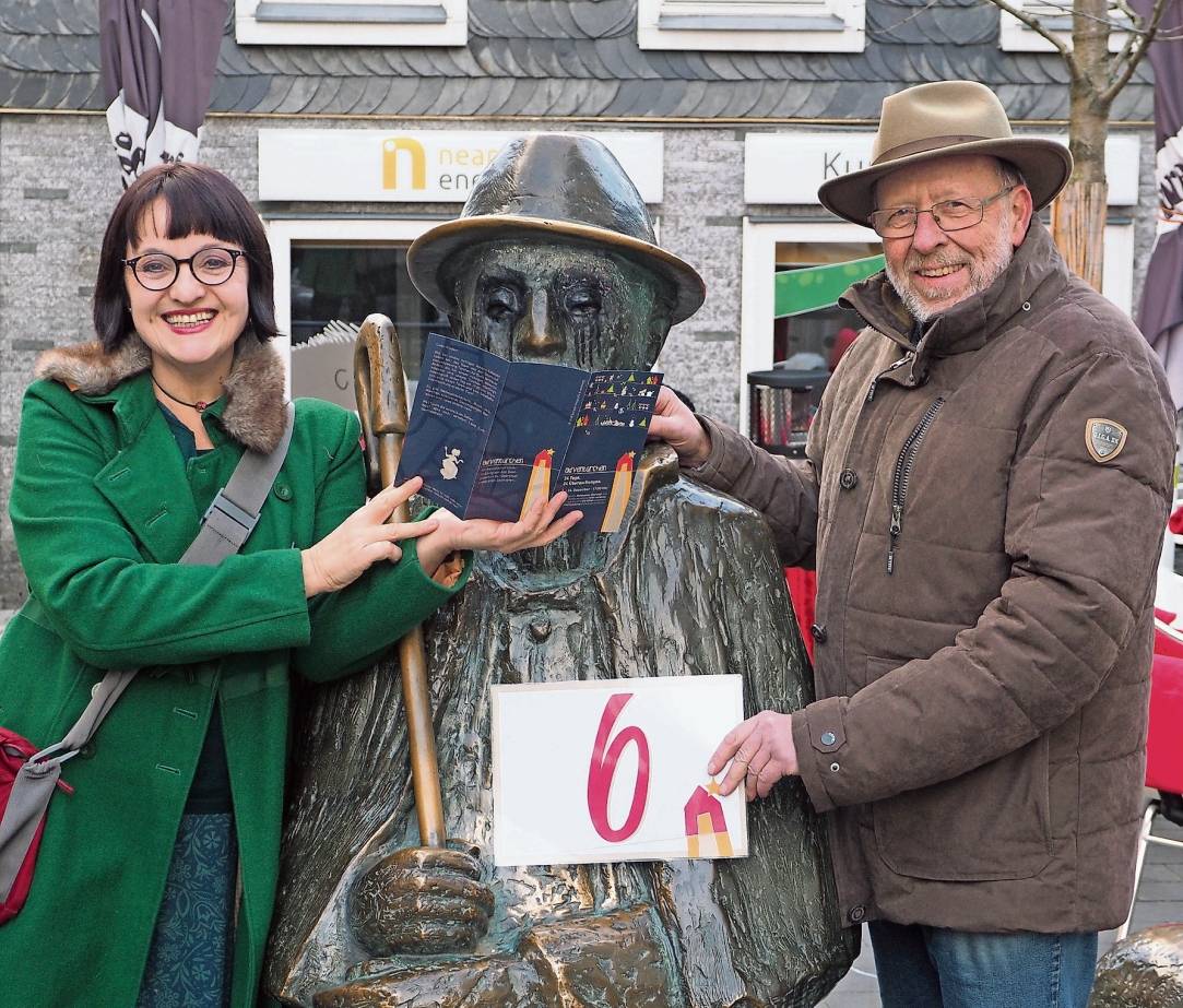  Constanze Backes und Otto Kahm mit dem wichtigsten Verbündeten der Kinder. 