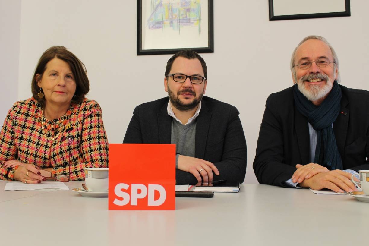  Andrea Rottmann, Florian Peters und Heribert Klein stellten gemeinsam die Ergebnisse der vergangenen Klausurtagung vor. 