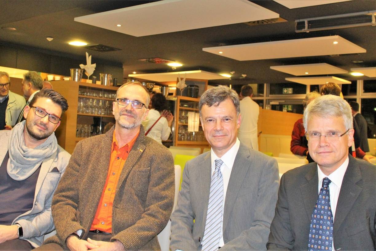  Der pflegerische Leiter Matthias Ogorka, Oberarzt der Anästhesie Dr. med. Alexander Hellwig, Medizinethiker Dr. Giovanni Maio und Leiter der Palliativstation Dr. med. Andreas Brauksiepe referierten gemeinsam über das Thema Palliativmedizin. 