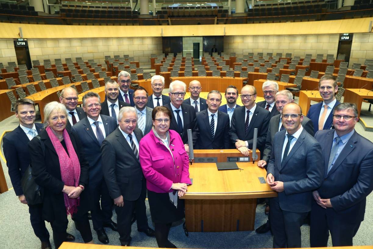 Spitzen von Städten und Gemeinden aus dem Regierungsbezirk Düsseldorf zu Gast im Landtag