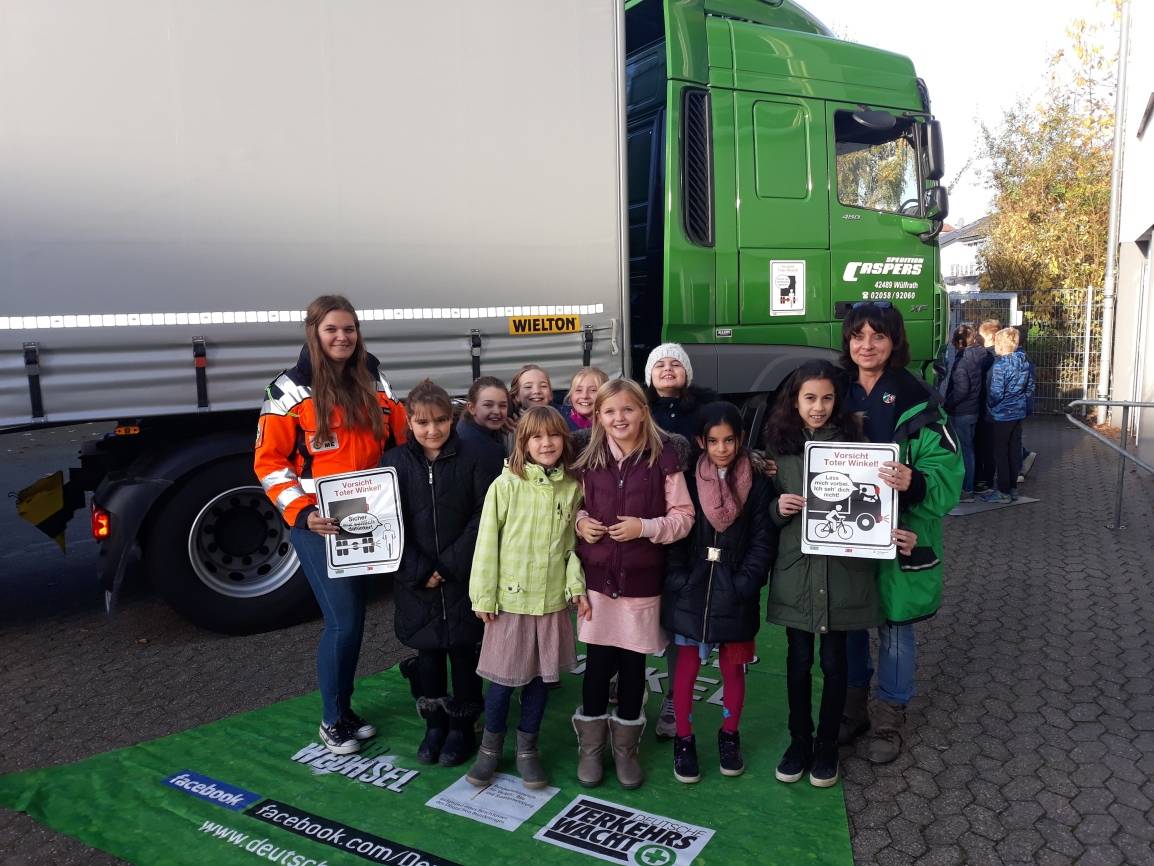 Aktion „Toter Winkel“: Kreisverkehrswacht Mettmann schult Grundschüler