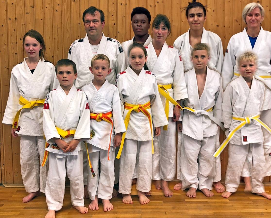 Nachwuchs-Judokas absolvieren die Gürtelprüfung