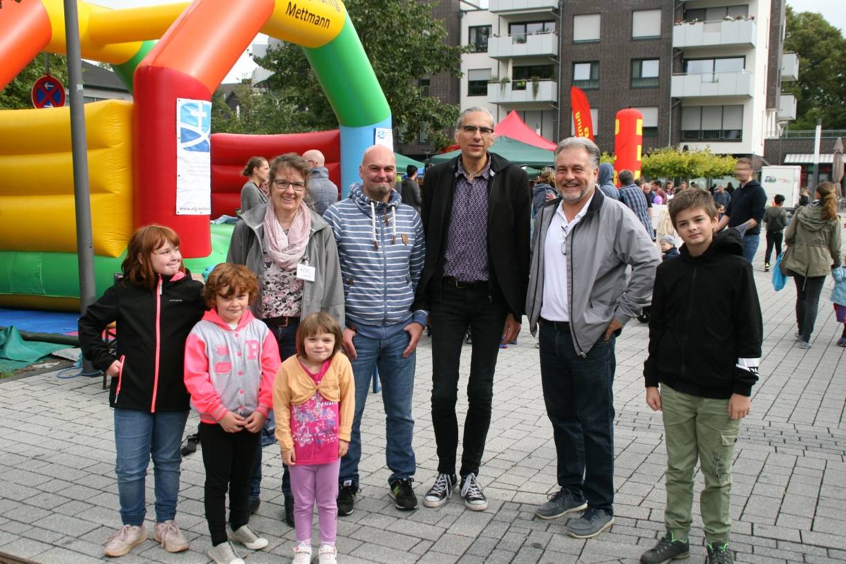 Bunter Weltkindertag auf dem Königshofplatz