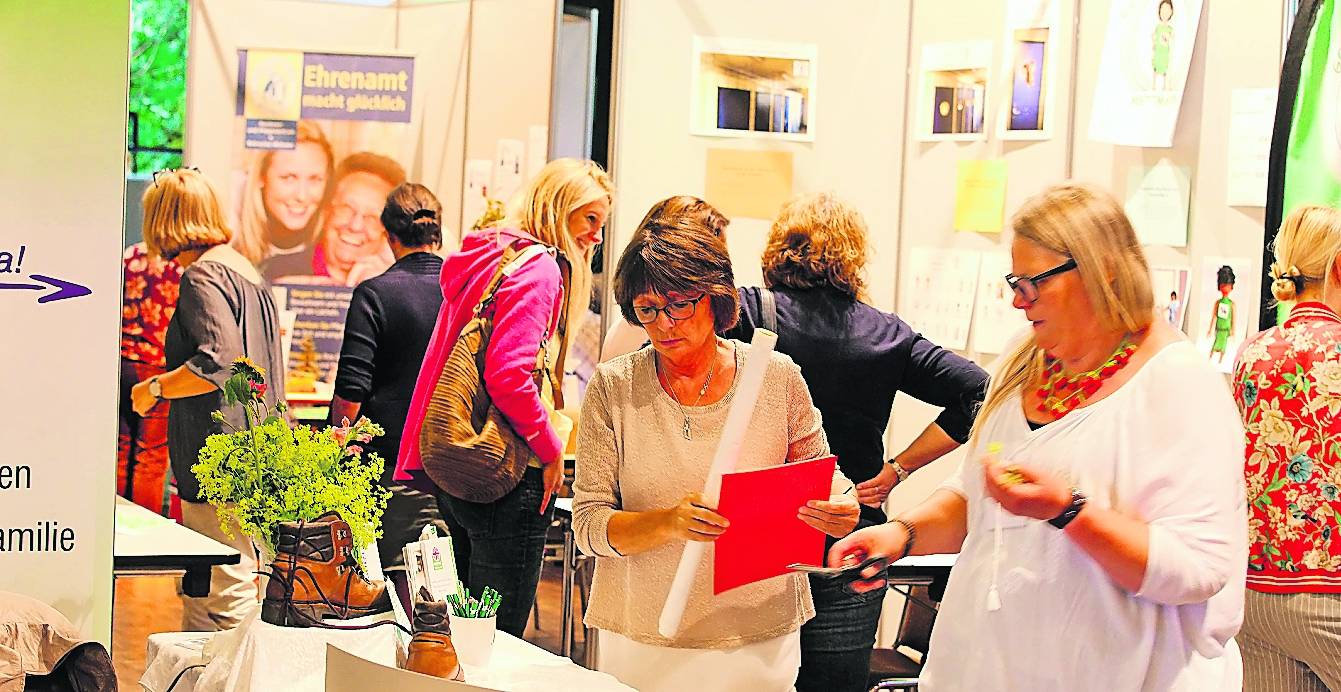  Großer Andrang auf der Projektmesse zum Aktionstag der Wirtschschaft 2018. 