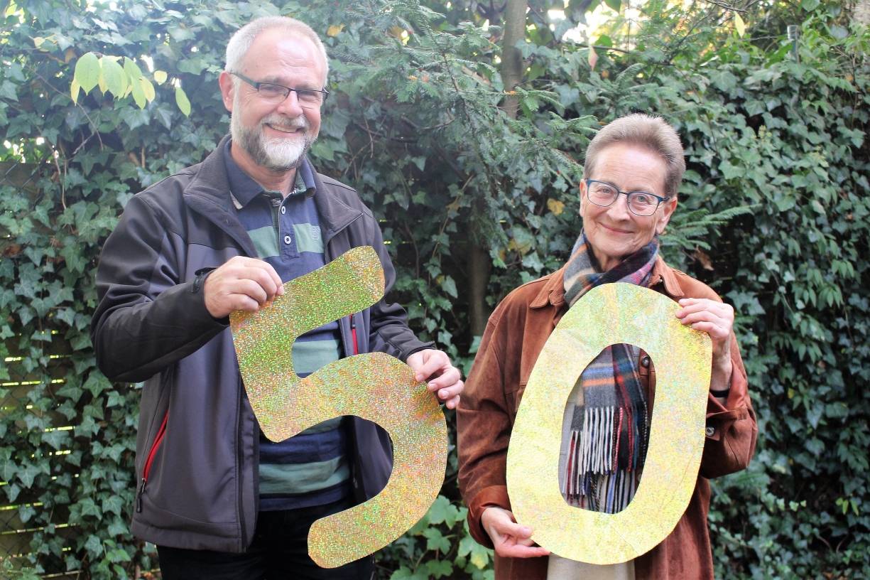  Helmut Naaf und Evi Claßen freuen sich auf das 50. Offene Singen „Haste Töne?!“ im Café Einblick. 