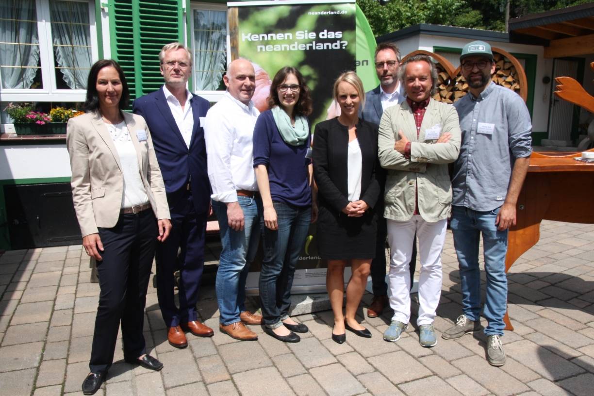  Isabel Hausmann (DEHOGA Nordrhein e.V.), Antek Krönung, Stephan Humberg (beide Benning, Gluth und Partner), Sara Thielsch (neanderland Tourismus), Ina Kamphausen (IHK Düsseldorf), Roland Ebbing (Neanderthal Museum), Frank Buchheister (Road Stop Neandertal), Florian Süß (Wasserski Langenfeld). 