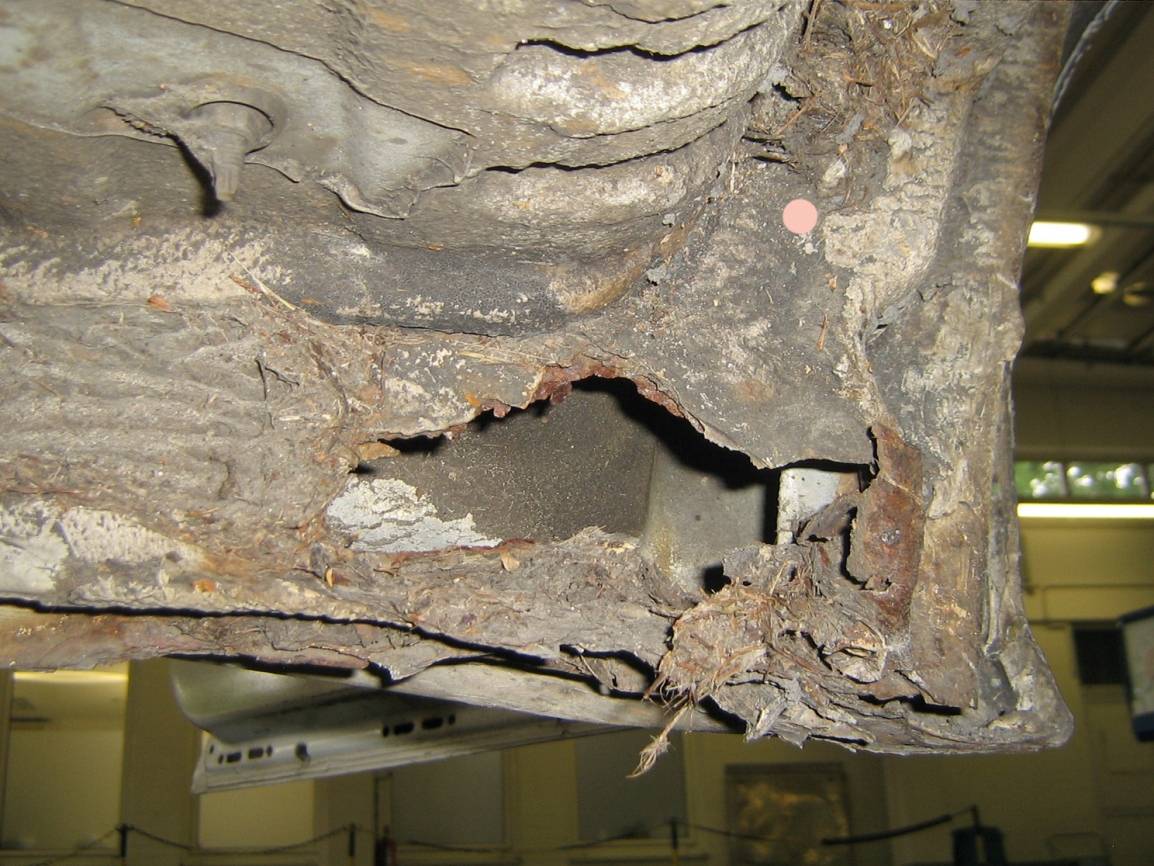Auf der Düsseldorfer Straße: Schrottreifer Schrottsammler