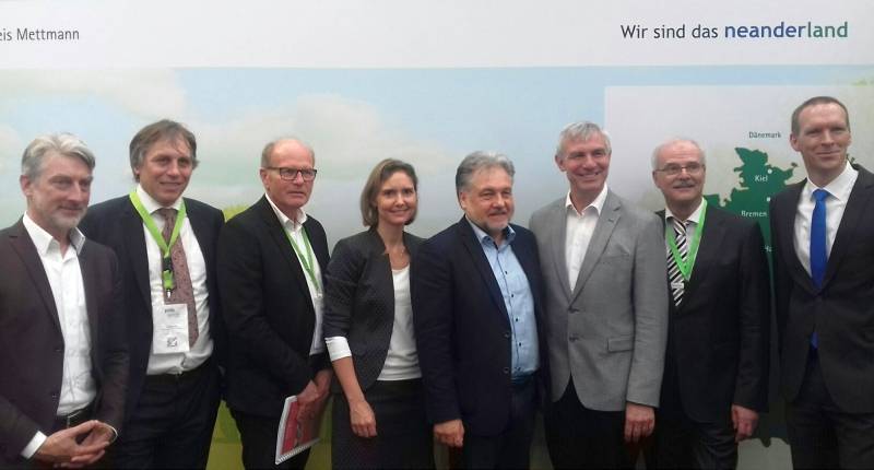 Bürgermeister Dinkelmann trifft NRW-Staatssekretär Heinisch auf der ''polis Convention 2018''