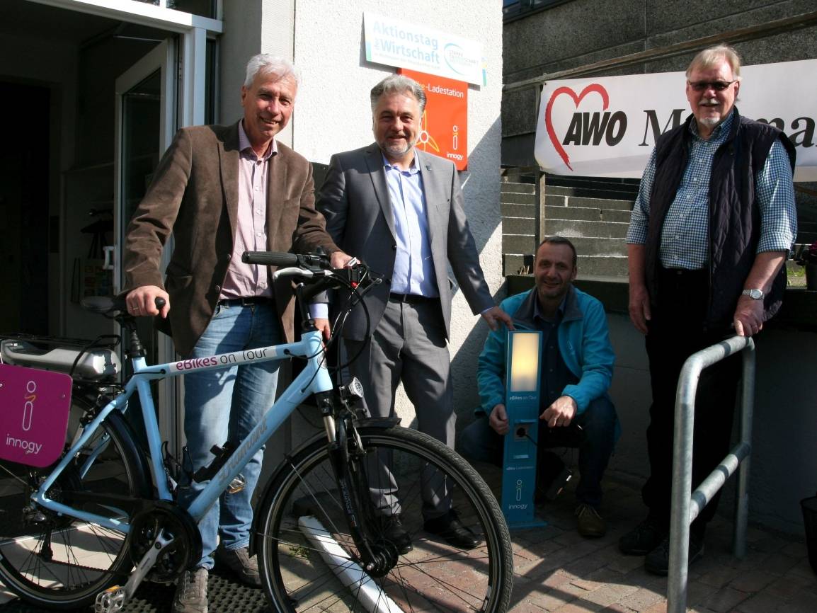  Hans Duncker (AWO), Bürgermeister Thomas Dinkelmann, Frithjof Gerstner (innogy) und Wolfgang Robrahn (GVM, Tag der Wirtschaft). 