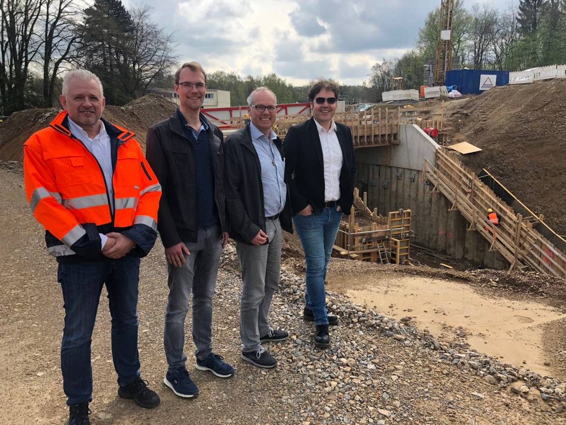 (v.l.n.r.) Dipl.-Ing. Stefan Stach, Prokurist Regiobahn GmbH, Dr. Christian Untrieser MdL, Martin Sträßer MdL, Dipl.-Ing. Stefan Kunig, Geschäftsführer Regiobahn GmbH. 
