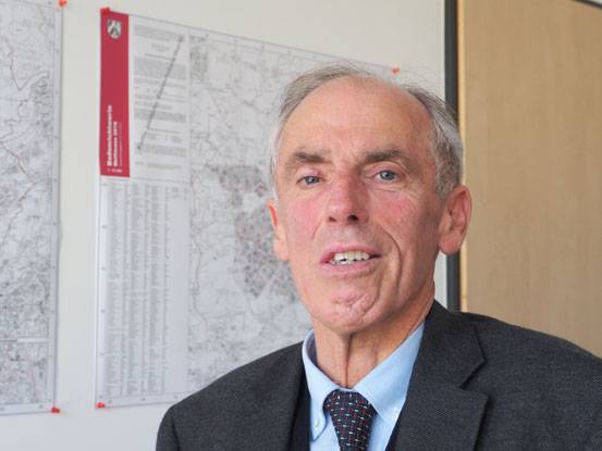  Dipl.-Ing. Wolfgang Schwandke, Vorsitzender des Grundstücksausschusses. 