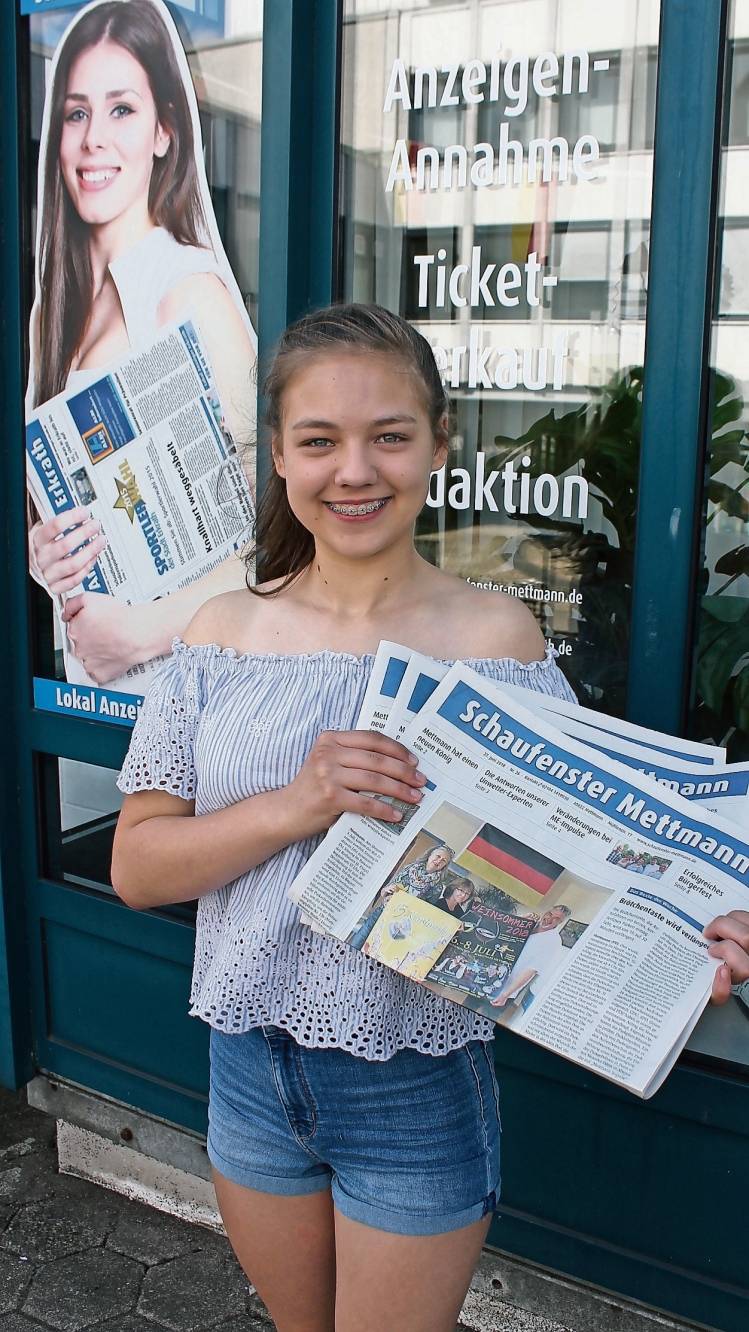  Yasemin verteilt jeden Mittwoch das Schaufenster Mettmann. 