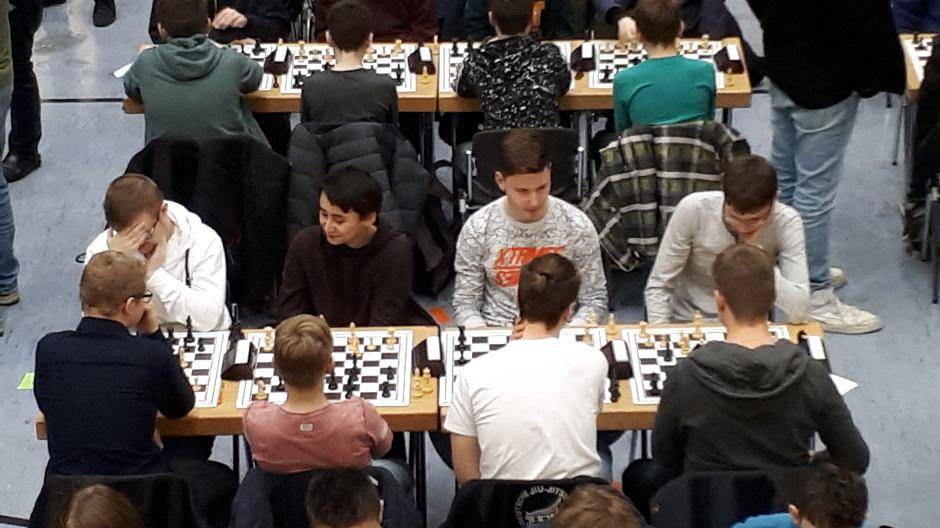 Carl-Fuhlrott-Realschule wird im Schach-Landesfinale Zweiter