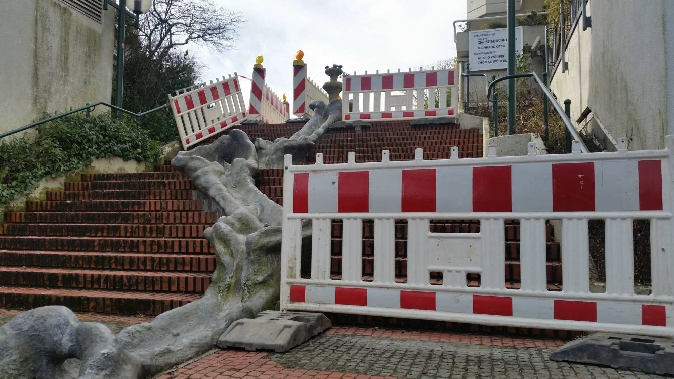 Treppe am Lavalplatz teilweise gesperrt