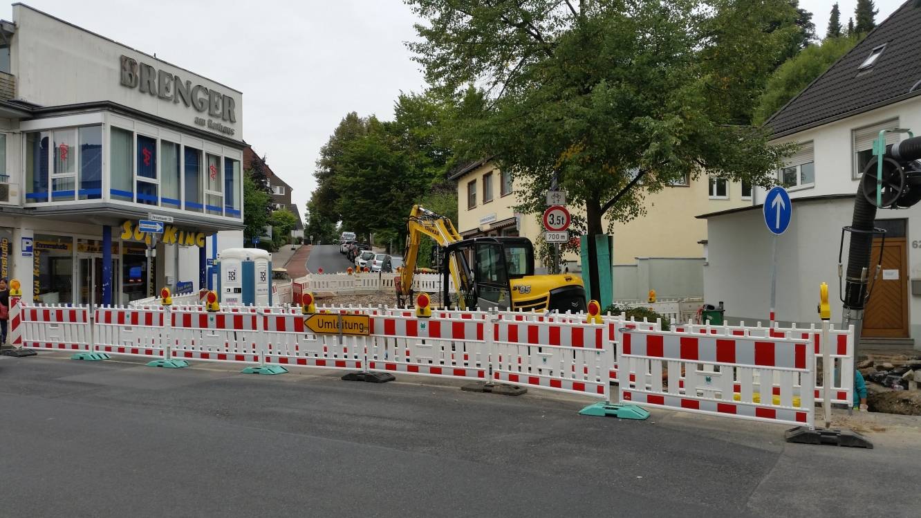  Die Bauarbeiten auf der Herrenhauser Straße ziehen sich noch bis Anfang September hin. 