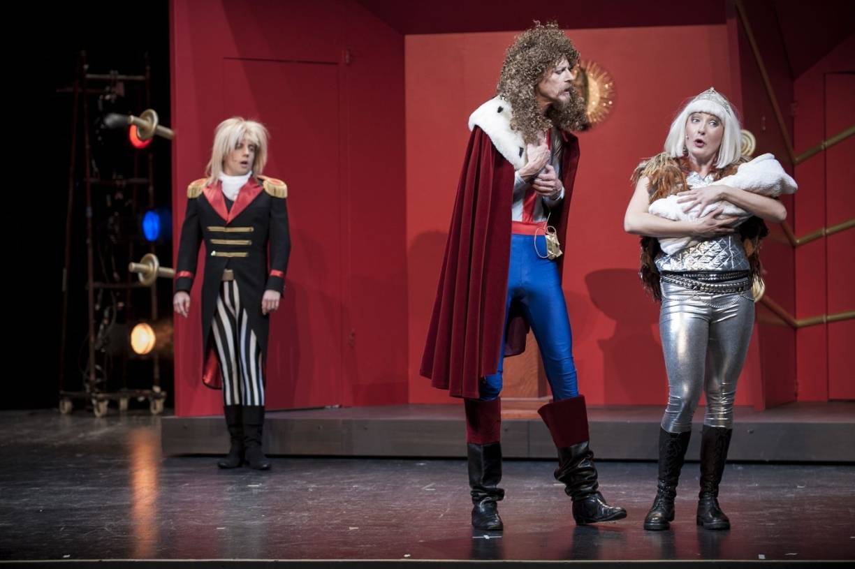  Eine Szene aus dem musikalischen Märchen "Dornröschen". Foto: Landestheater Detmold. 
