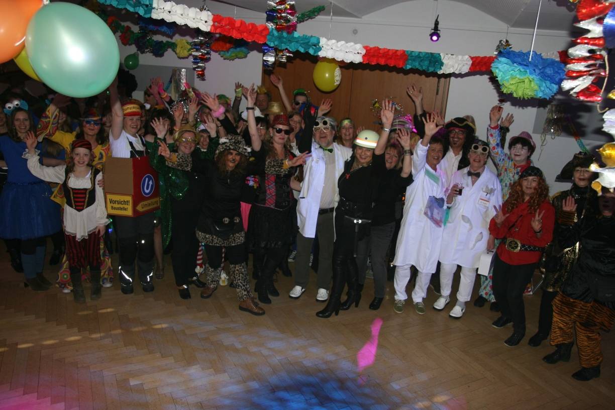 Jecke Party zu Altweiber im Rathaus