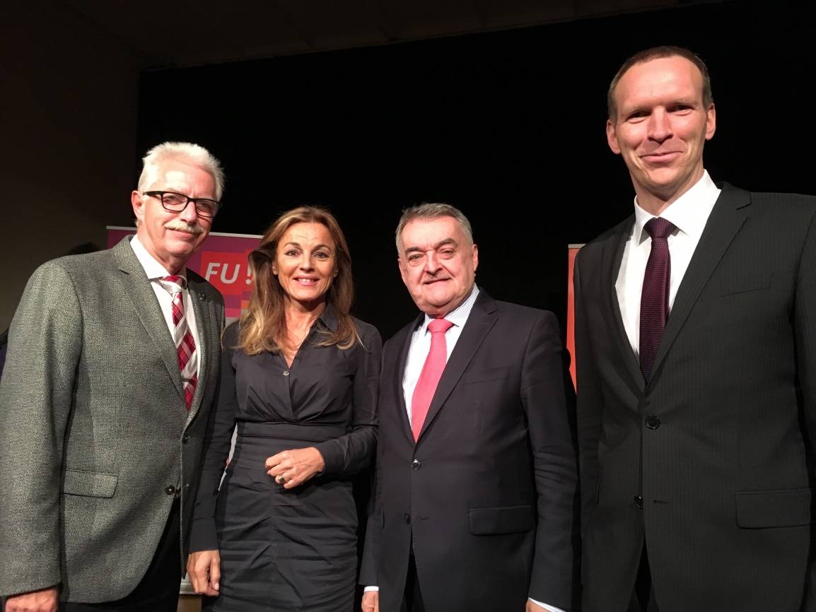  Landrat Thomas Hendele, Mettmanns Bundestagsabgeordnete Michaela Noll, Innenminister Herbert Reul, Kreisvorsitzender Jan Heinisch. 