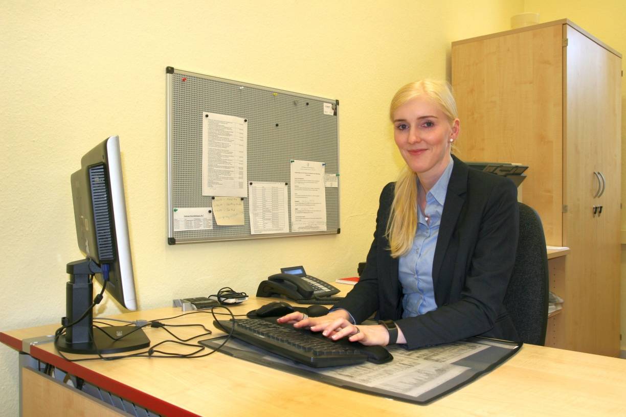  Jennifer De Bona in ihrem neuen Büro im Mettmanner Rathaus. 