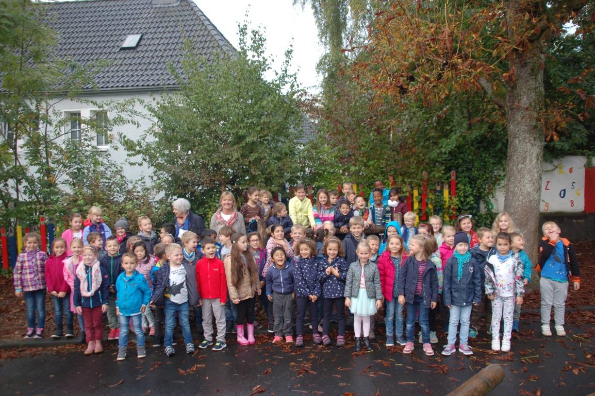  Die I-Dötzchen der KGS und die drei SiS-Damen verstanden sich sofort. 