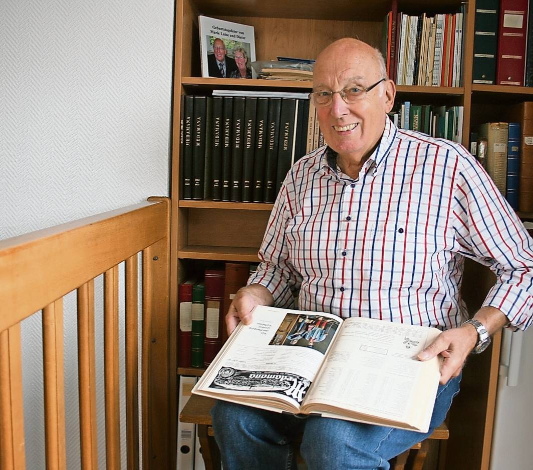  Dieter Heinemann hat die Medama-Ausgaben seit den 50er Jahren gesammelt und aufwendig binden lassen. Er besitzt sogar Ausgaben aus den 20er Jahren. Ein historischer Schatz, der viel vom Mettmanner Alltag zeigt. 