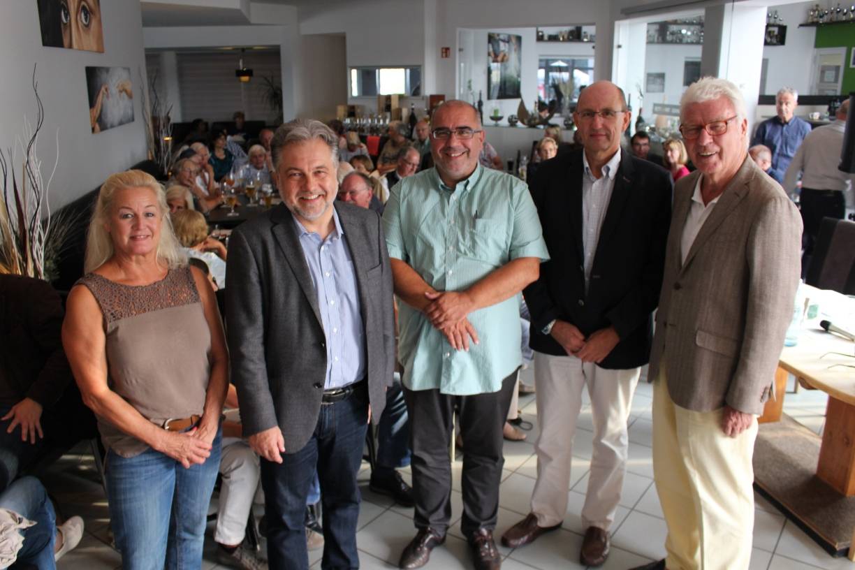  Marion Buschmann, Bürgermeister Thomas Dinkelmann, Marko Sucic, Kurt-Werner Geschorec und BVM Vorsitzender Klaus Sänger.  