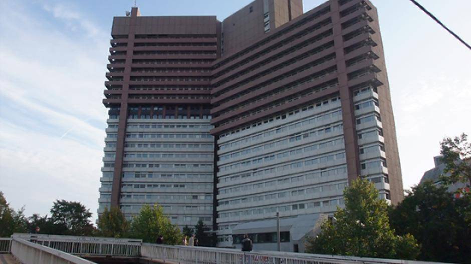 Eins von rund 100 Hochhäusern des BLB NRW: Das Justizzentrum...