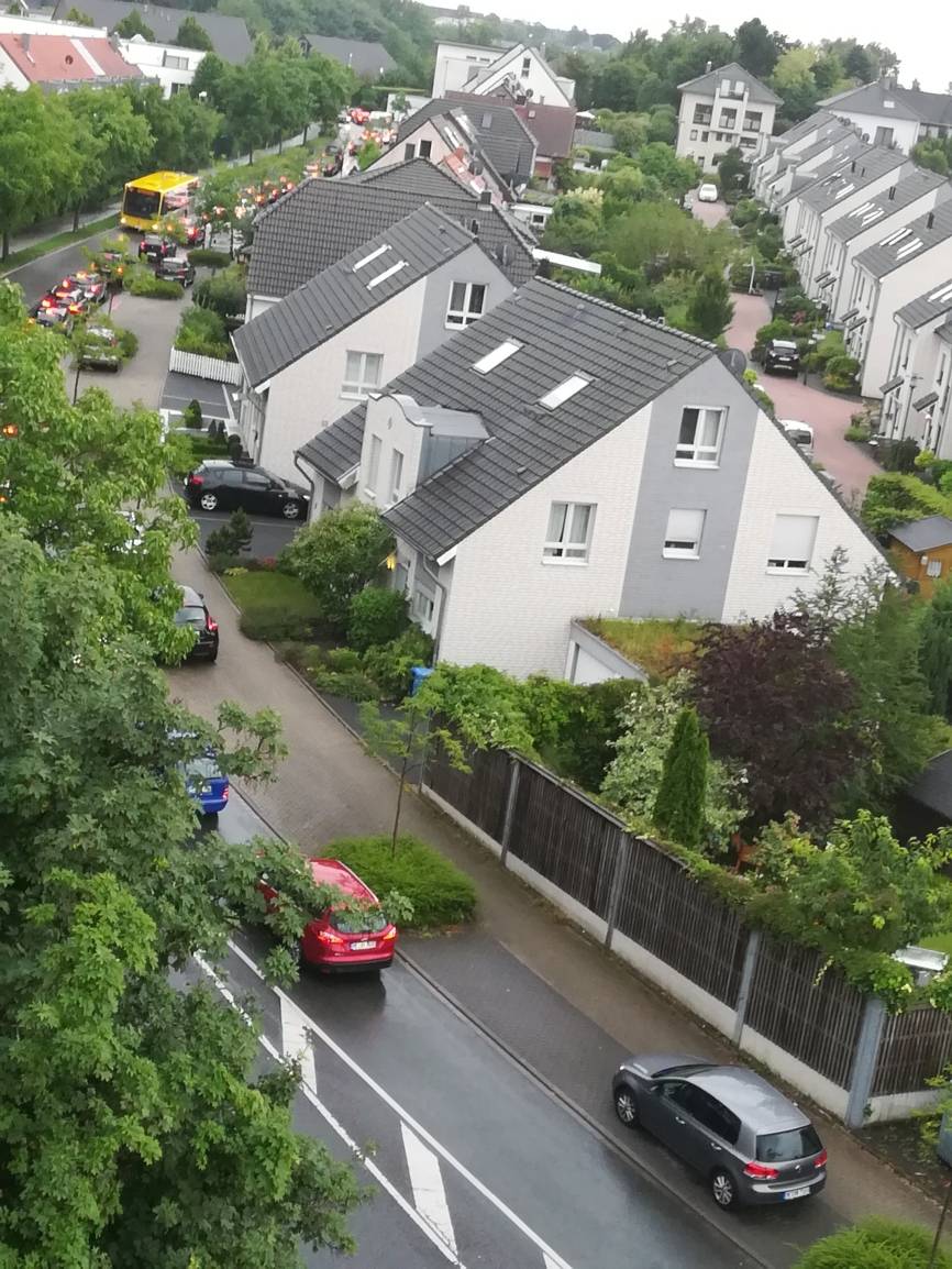  Der Stau auf der Ratinger Straße von der Austraße aus gesehen. 