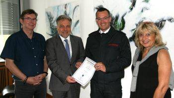  Peter Nachtigall, Bürgermeister Thomas Dinkelmann, Matthias Mausbach und Veronika Traumann. 