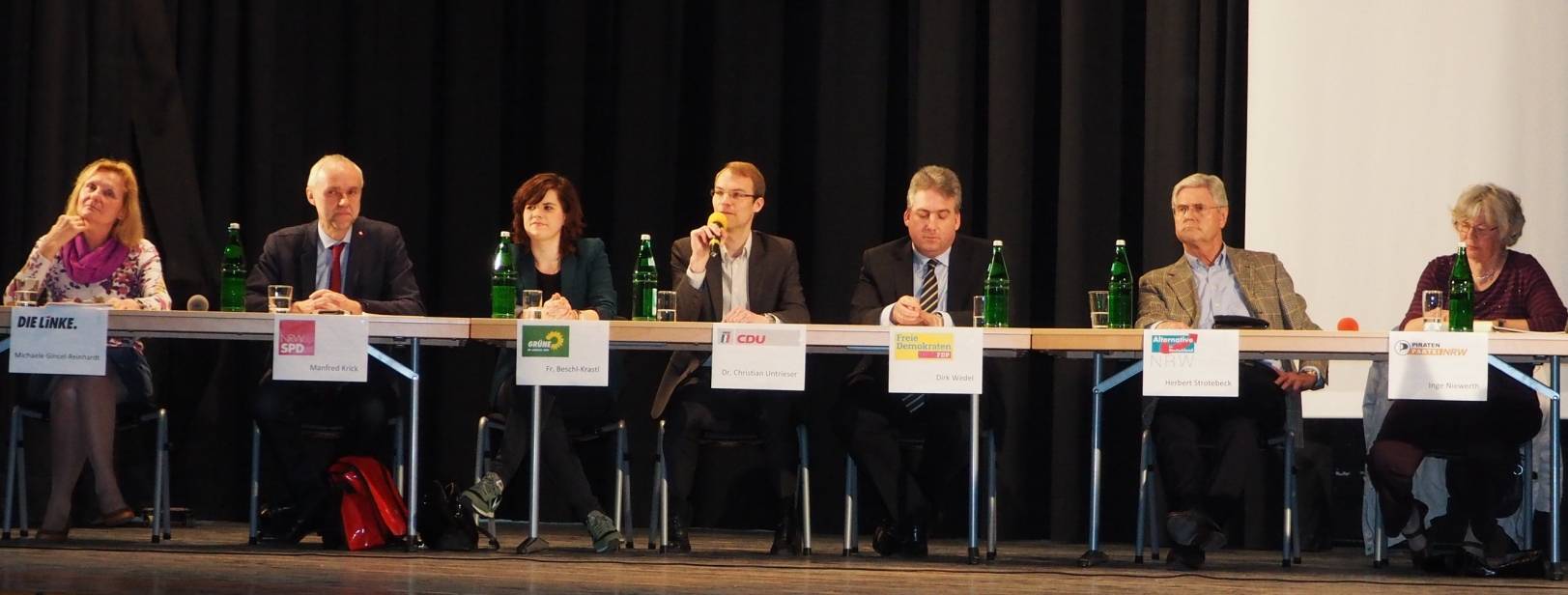  V.l.n.r.: Michaele Gincel-Reinhardt (Die Linke), Manfred Krick (SPD), Ina Bechl-Krastl (Die Grünen), Christian Untrieser (CDU), Dirk Wedel (FDP), Herbert Strotebeck (AfD), Inge Niewerth (Piraten). 