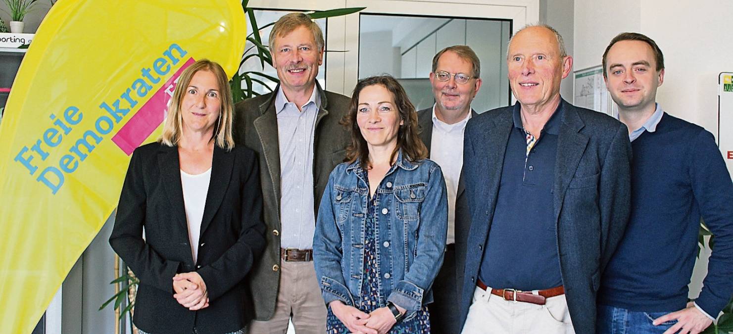  Der neue „alte“ Vorstand des Ortsverbandes: Schriftführerin Christiane Jochum, stellv. Vorsitzender Jan Söffing, Vorsitzende Andrea Metz, Fraktionsvorsitzender Klaus Müller, Schatzmeister Georg Reins und Stellv. Vorsitzender Dr. Tim Günter. 