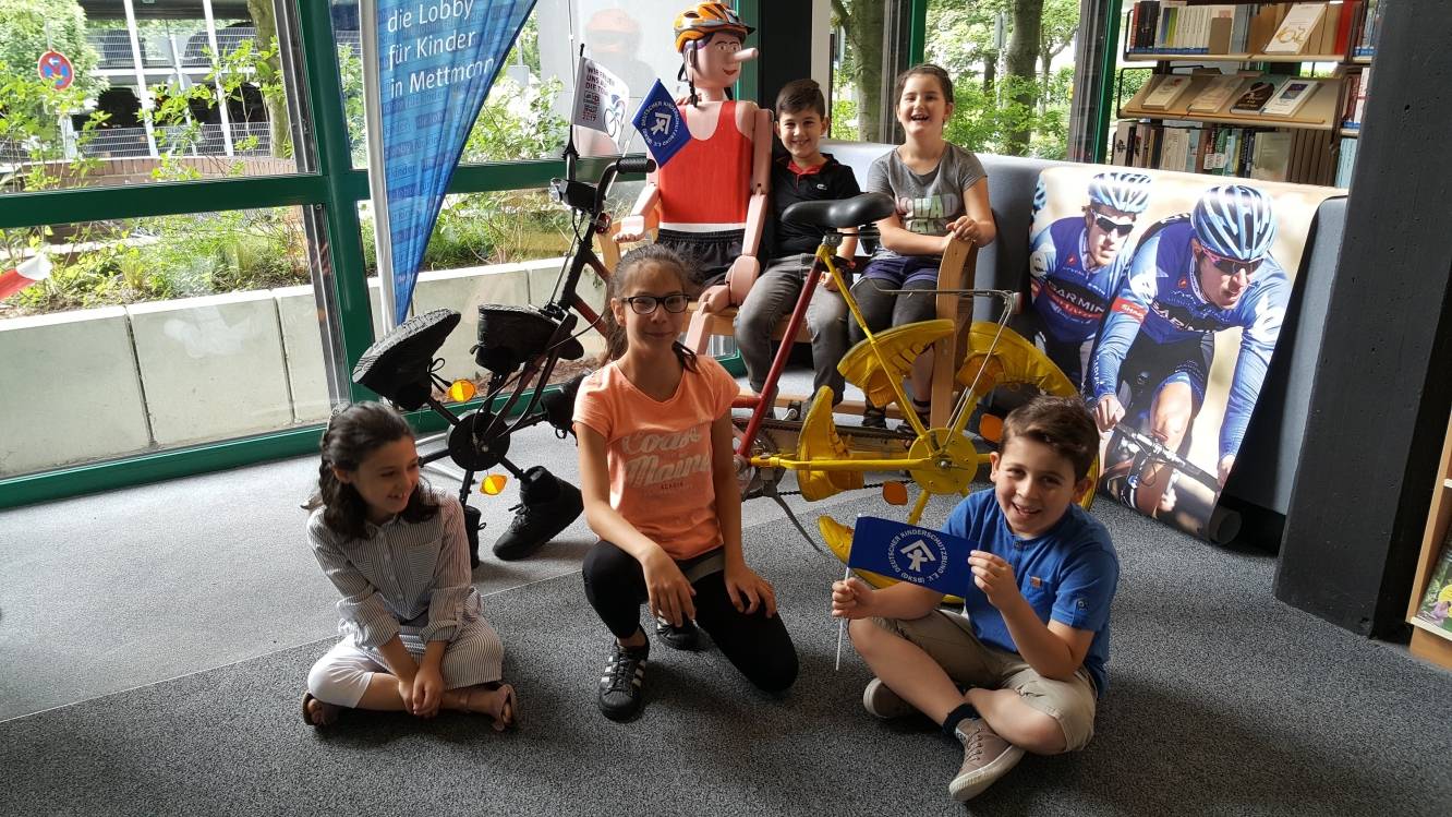 Kinder vom Kinderschutzbund Mettmann besuchen Stadtbibliothek