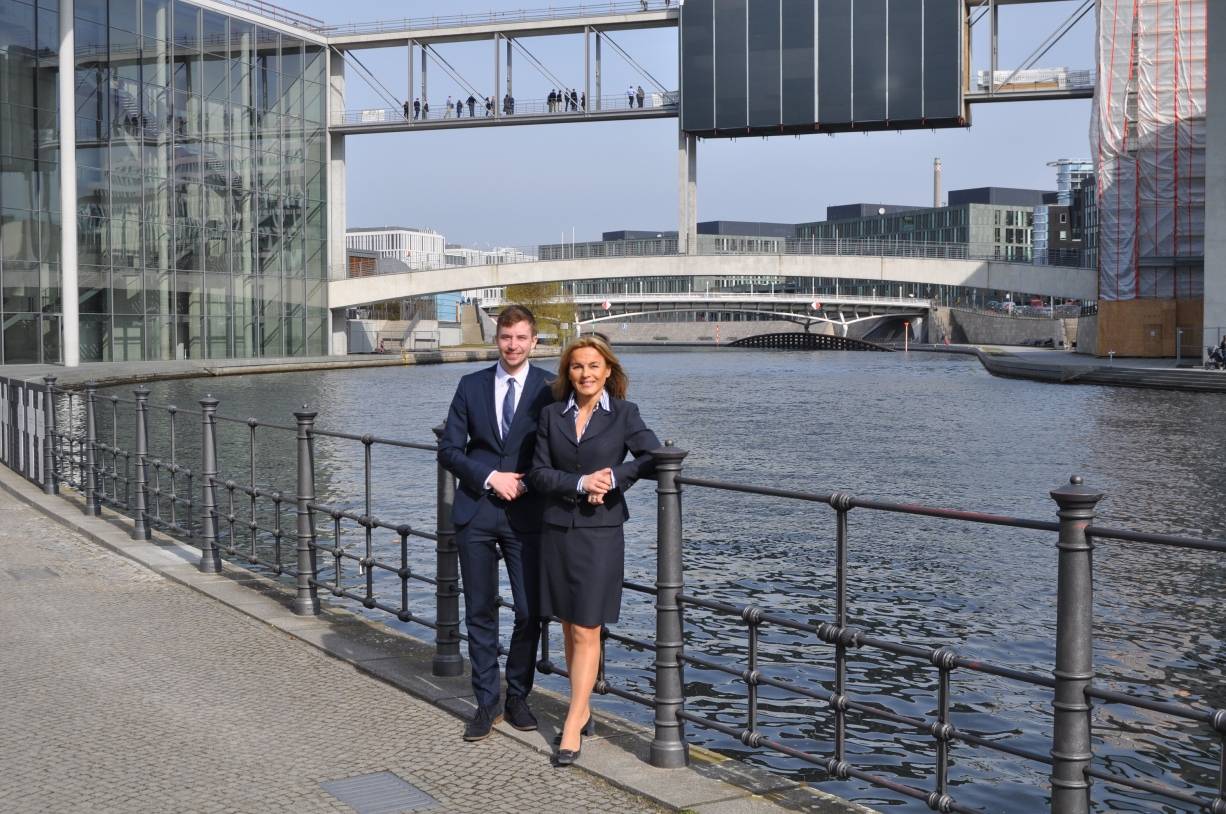 Vom Hörsaal in den Plenarsaal - Praktikum im Deutschen Bundestag