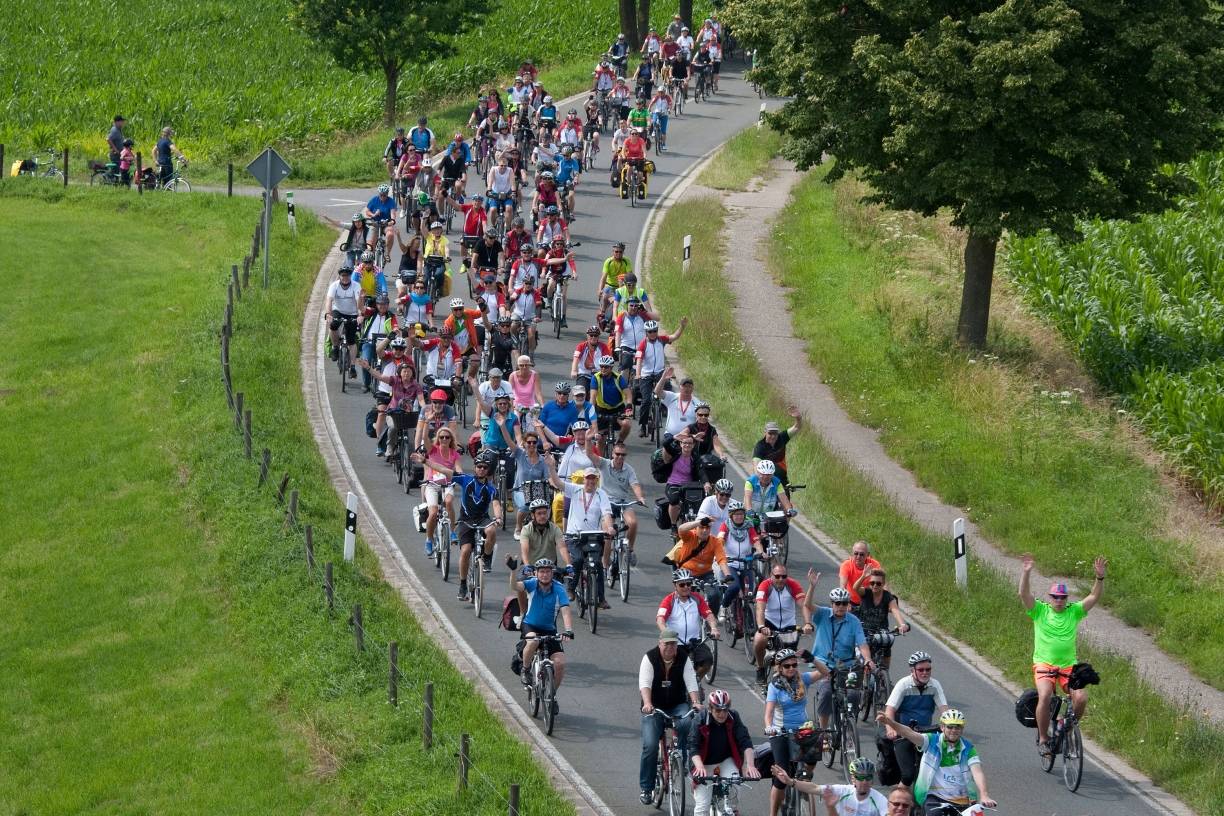 1.000 Radfahrer auf Tour im Bergischen Land und Ruhrgebiet / Anmeldung startet jetzt:  NRW-Radtour 2017 startet und endet in Mettmann