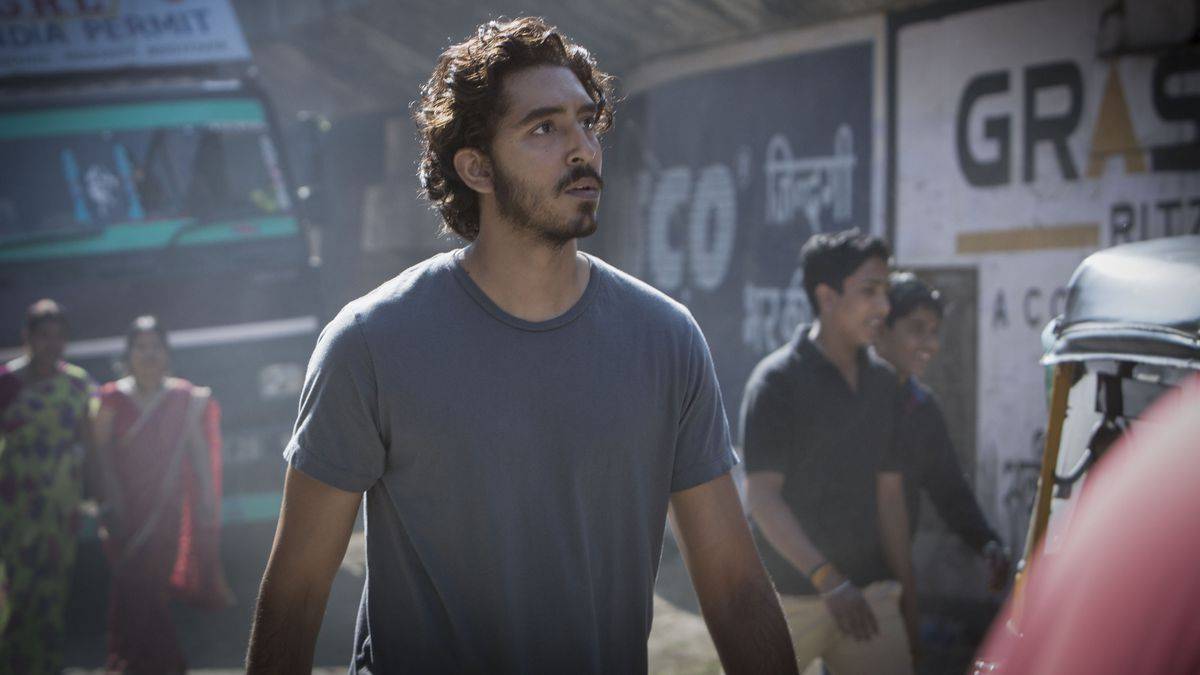  Saroo (Dev Patel) sucht seine Mutter. 