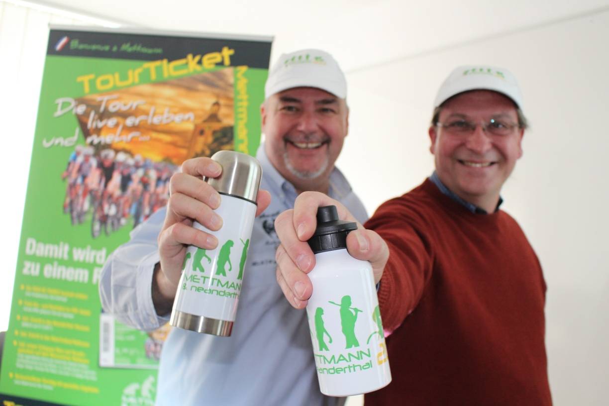  Jens Christian Holtgreve und Ingo Grenzstein von ME Impulse stellen gemeinsam das Tour Ticket vor. 
