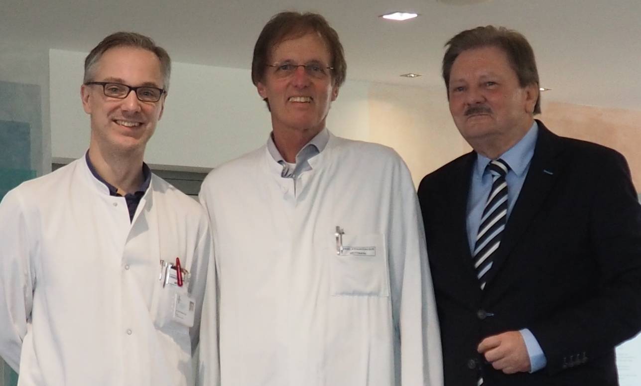  Dr. med. Clemens Stock, Dr. med. Walter Linde und Geschäftsführer Bernd Huckels. 