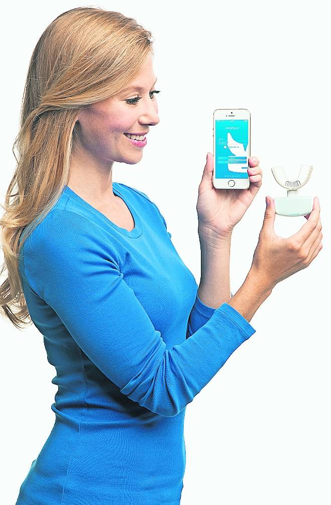  Mit der entsprechenden App können Patienten auf dem Handy den Fortschritt ihrer OrthoPulse-Behandlung genau nachvollziehen. 