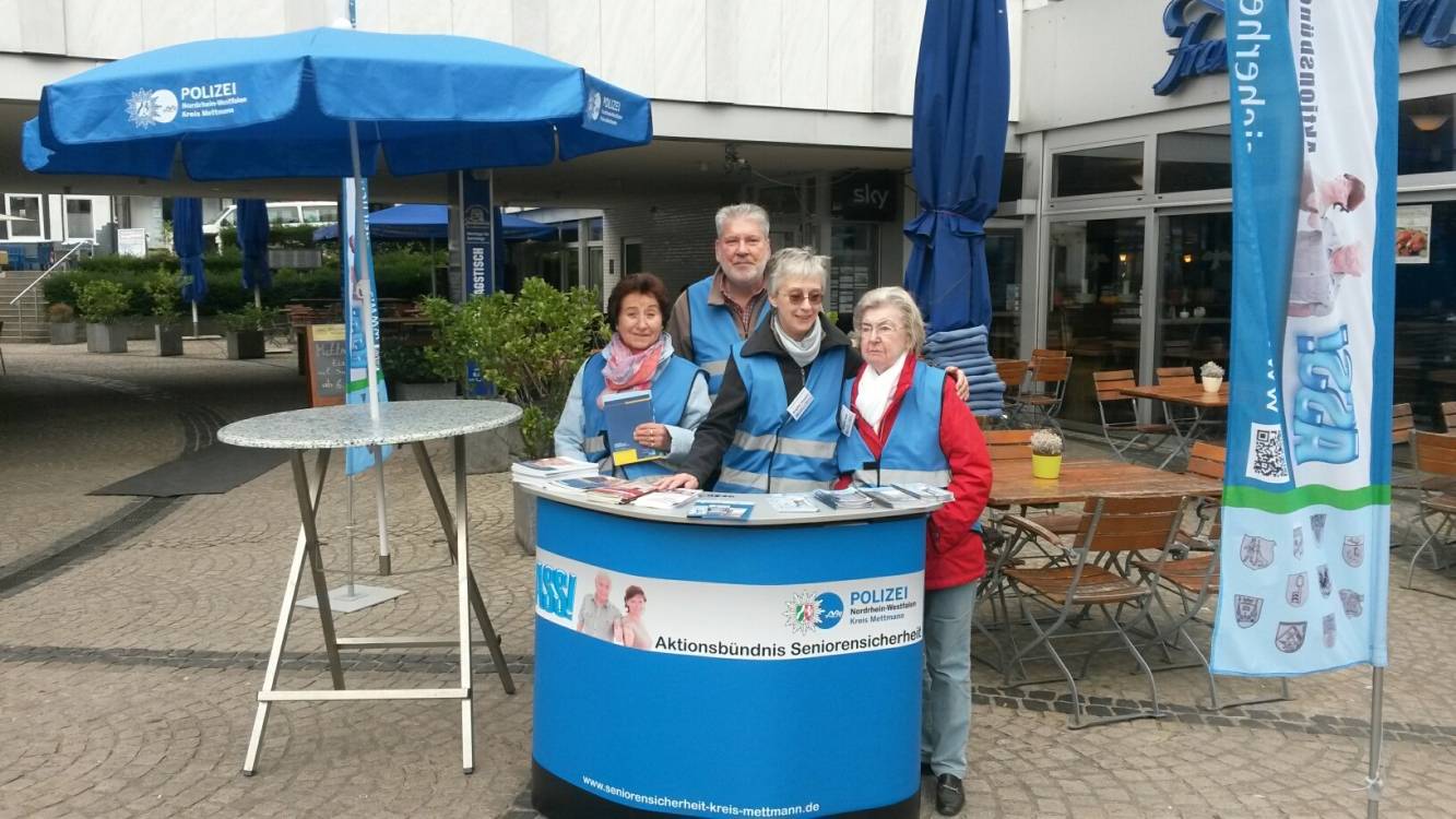 Infostand der Mettmanner "ASSe" am Jubiläumsplatz