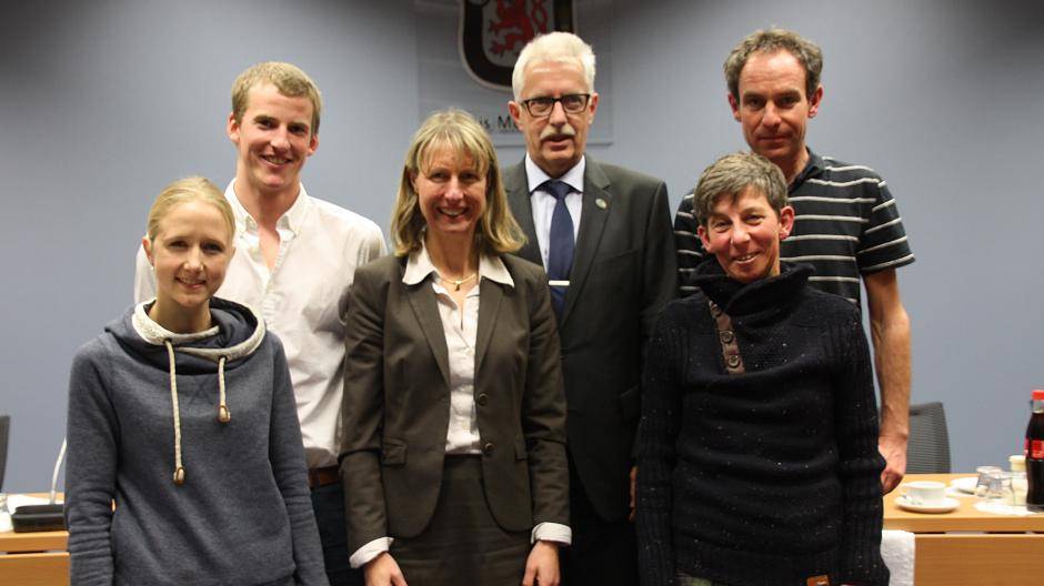 Max Köhler, Landrat Thomas Hendele, Michael Claesges, (vorn) Katja Wichelhaus, Corinna...