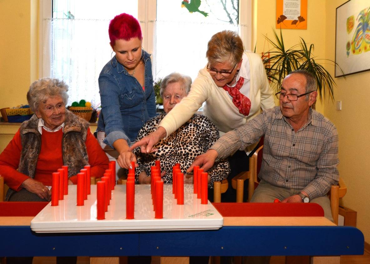 Freiwillige für das Team der Alzheimer-Gesellschaft gesucht