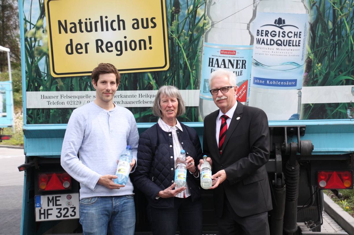  Landrat Thomas Hendele traf Gabriele Römer von der Haaner Felsenquelle. 