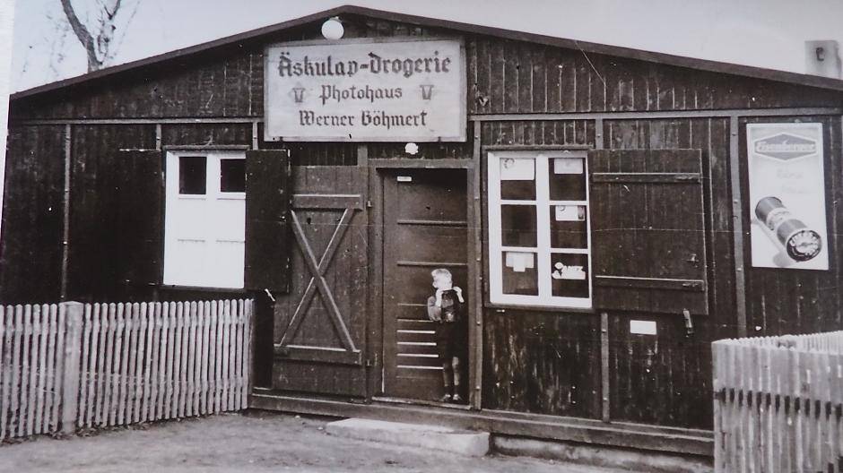 Werner Böhmerts erste Drogerie in Großbothen...