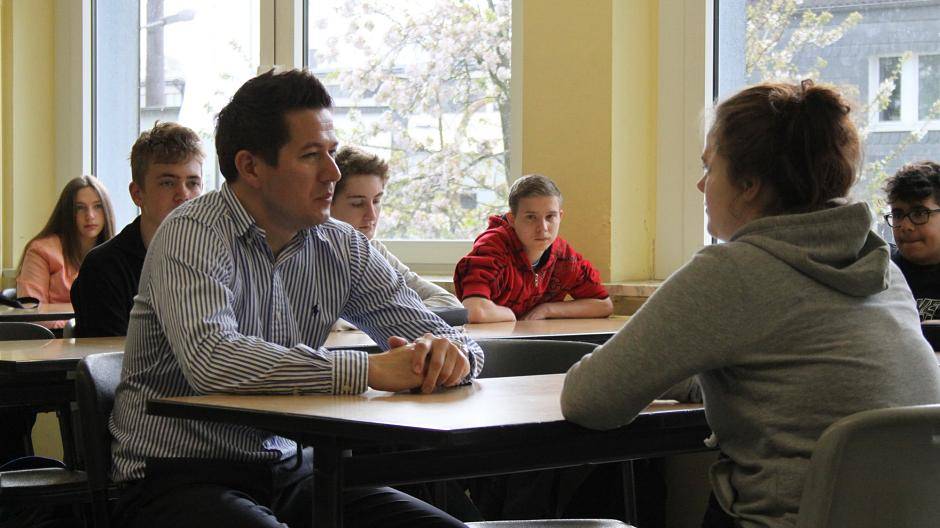 Peter Frohs lud einige Schüler zum simulierten...