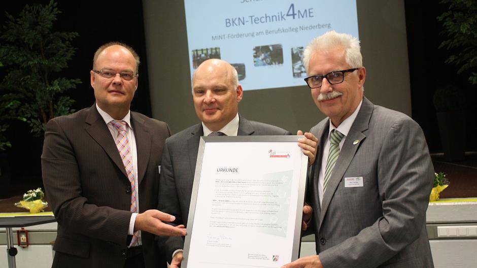 Schülerlabor BKN-Technik4ME am Berufskolleg Niederberg eröffnet